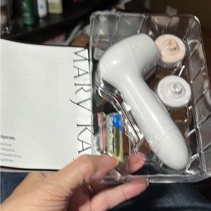 MARY KAY skinvigorate cleansing brush.  Brand new!